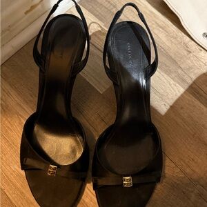 Chic Black Slingback Sandals